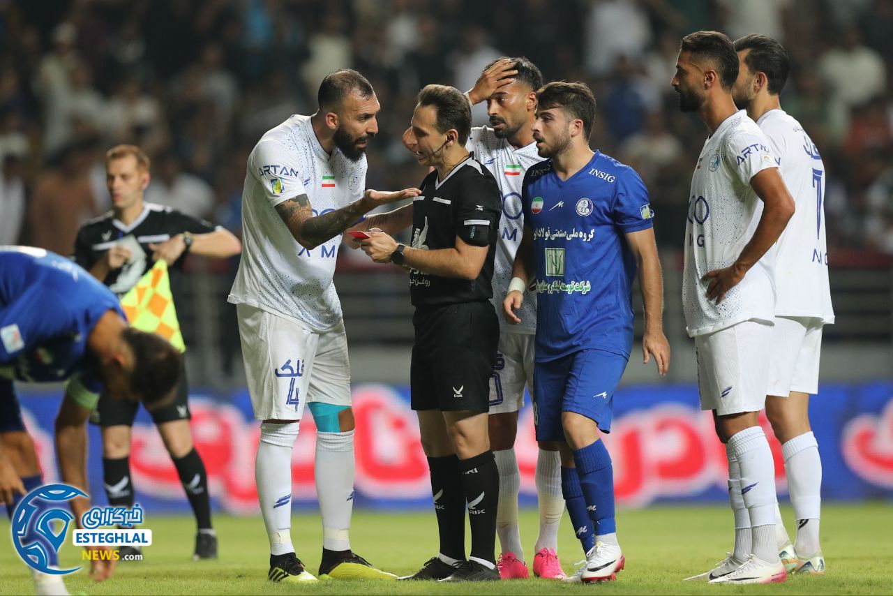 بازی استقلال خوزستان و استقلال