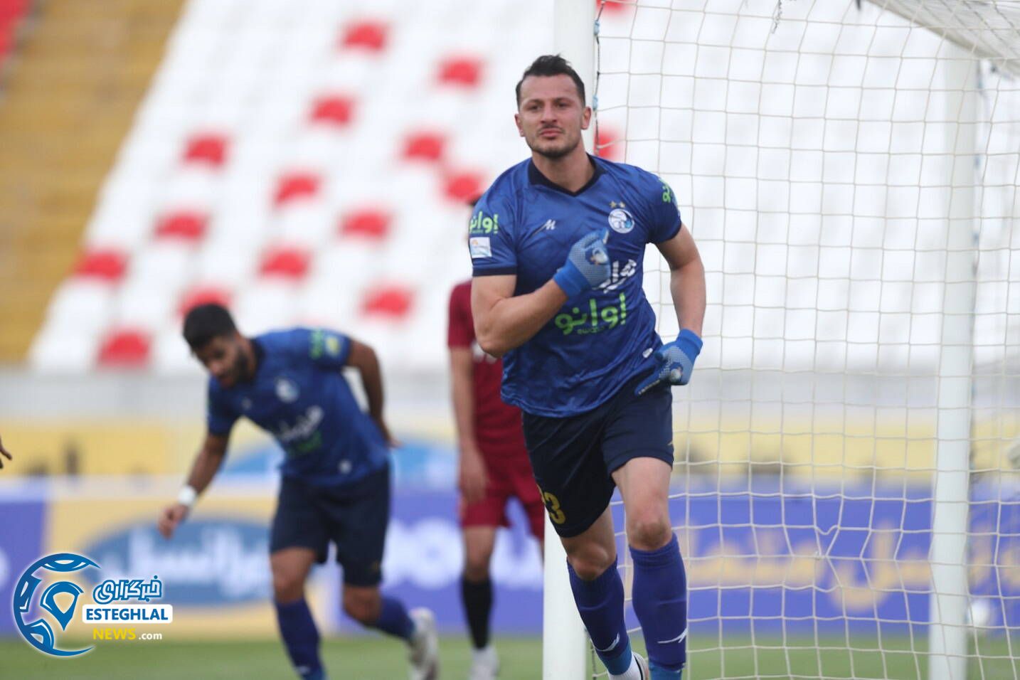 پدیده 0-3 استقلال