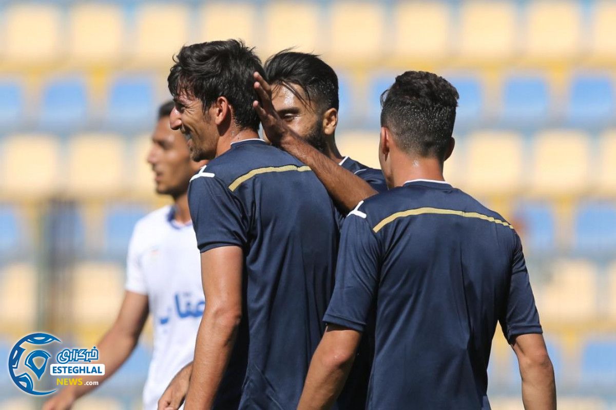 دیدار تدارکاتی استقلال و عقاب