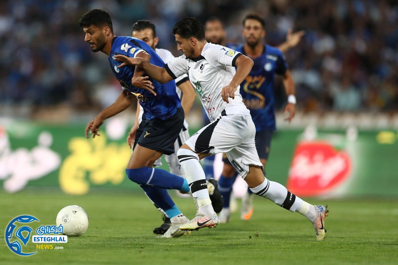 دیدار استقلال و پیکان