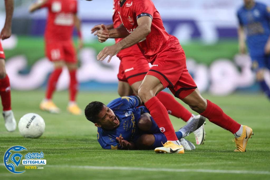 پیروزی(پرسپولیس) 1-0 استقلال