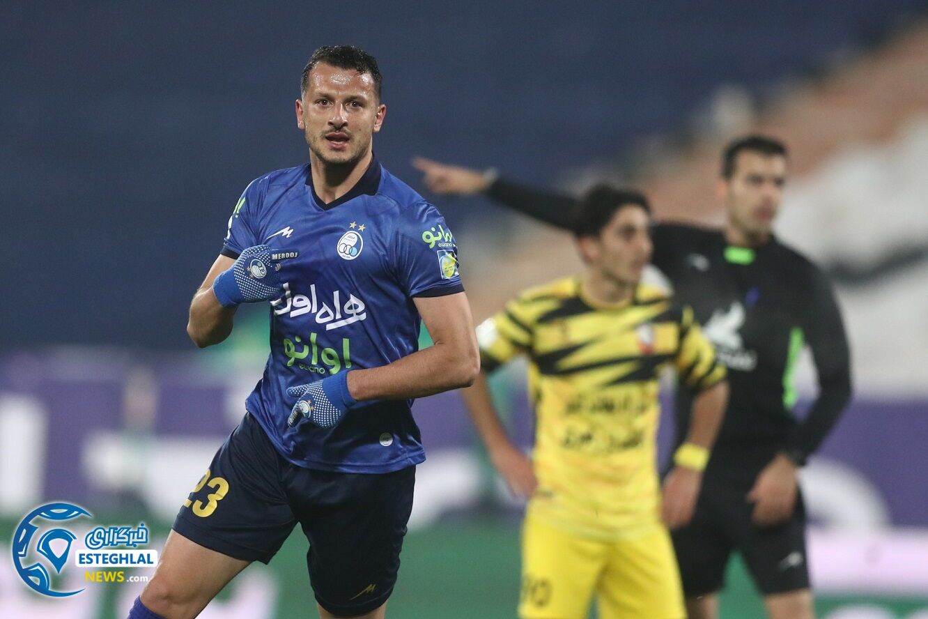 دیدار استقلال و نود