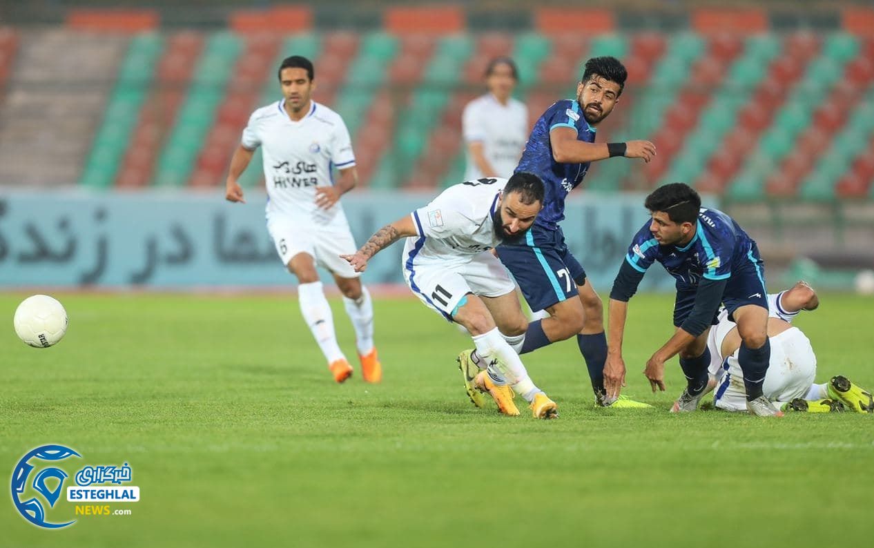 دیدار پیکان و استقلال