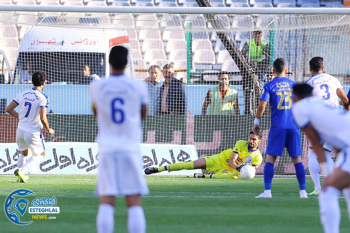 دیدار استقلال و گل گهر