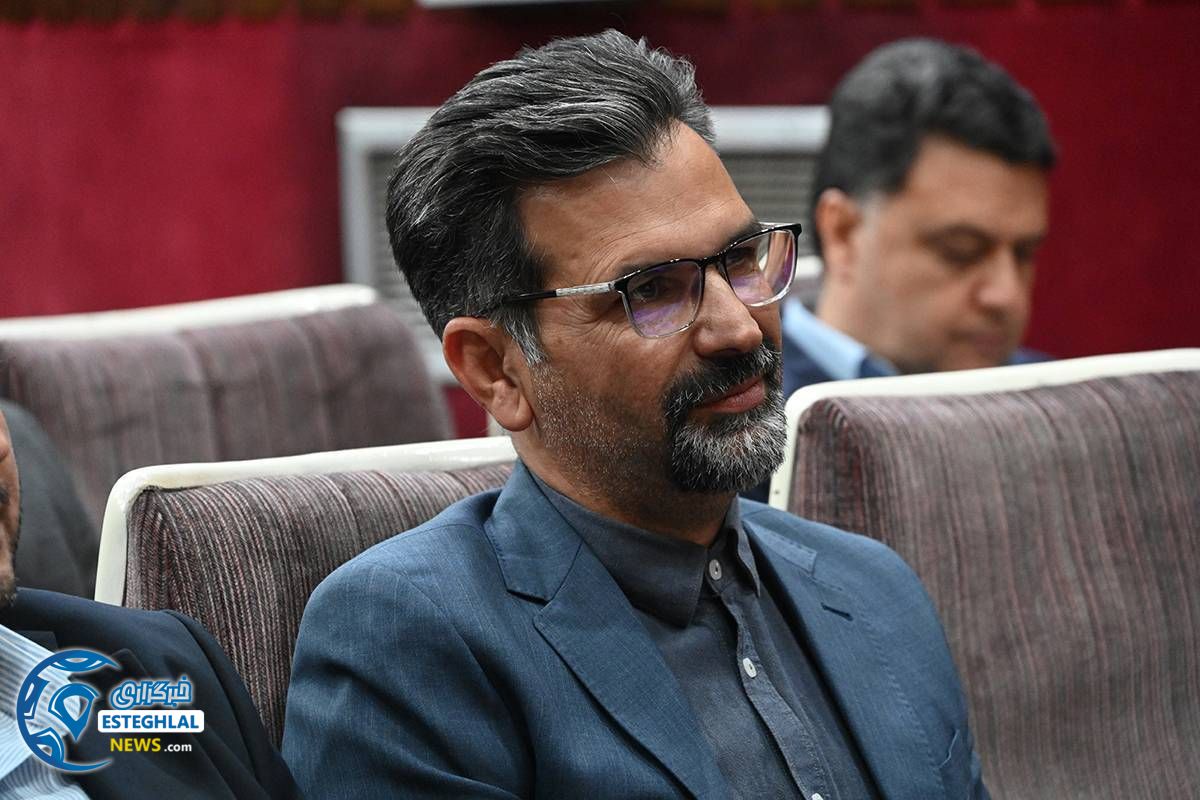 باشگاه استقلال(تاج)