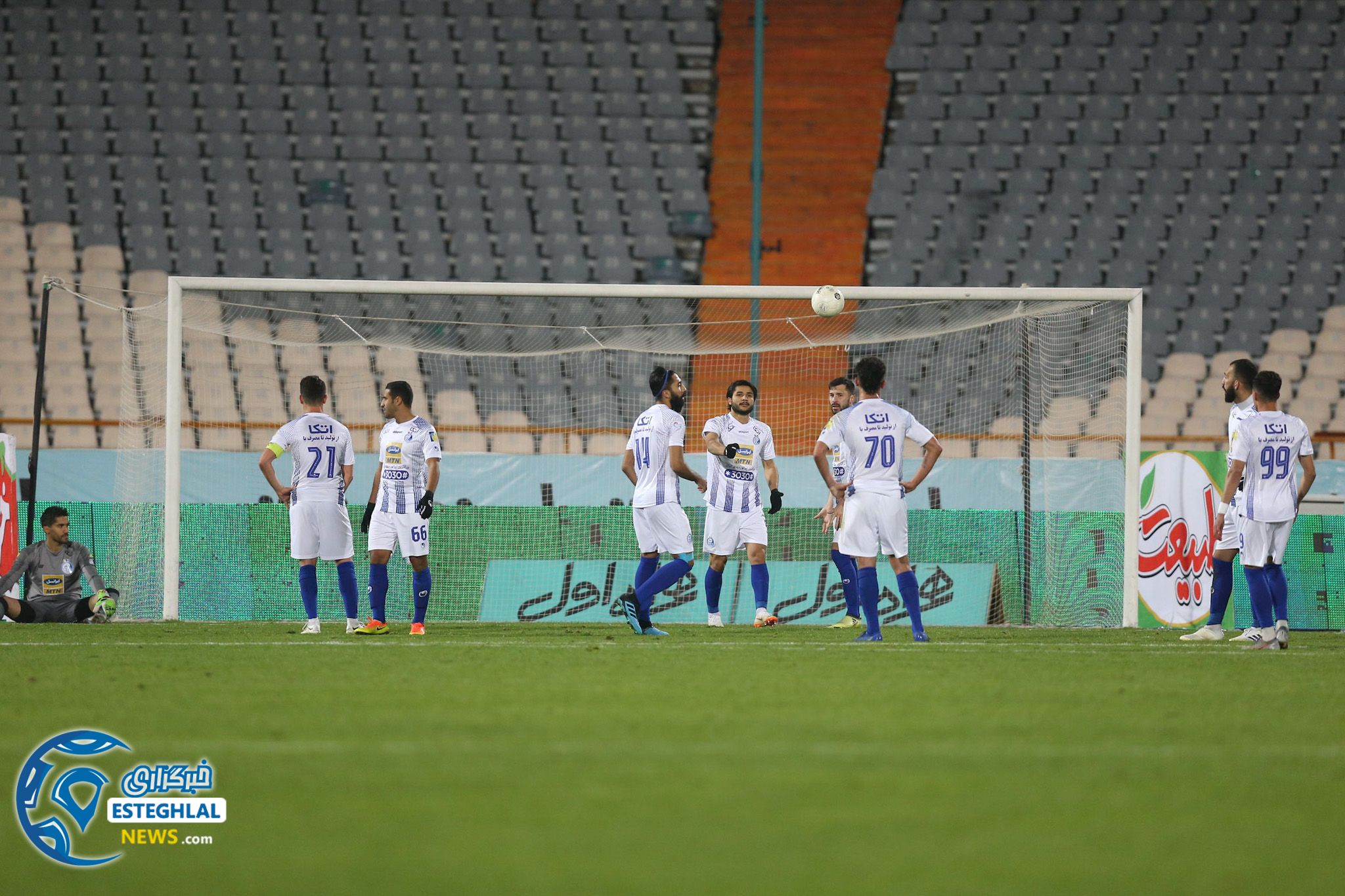 بازی پیکان و استقلال