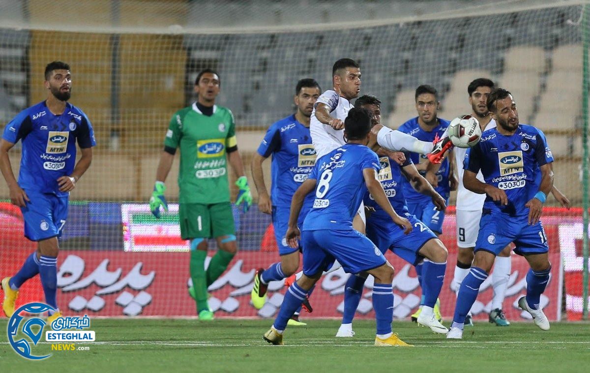 دیدار استقلال و پیکان