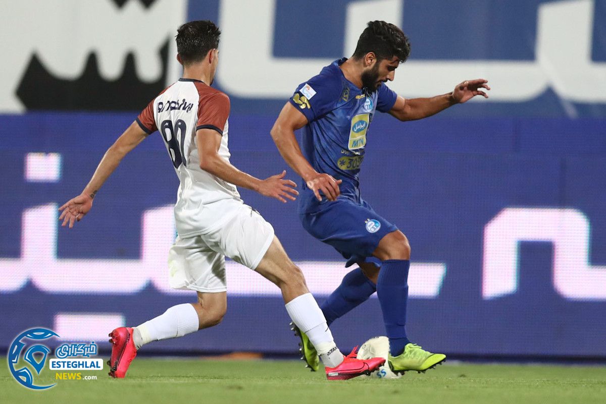 دیدار استقلال و پیکان