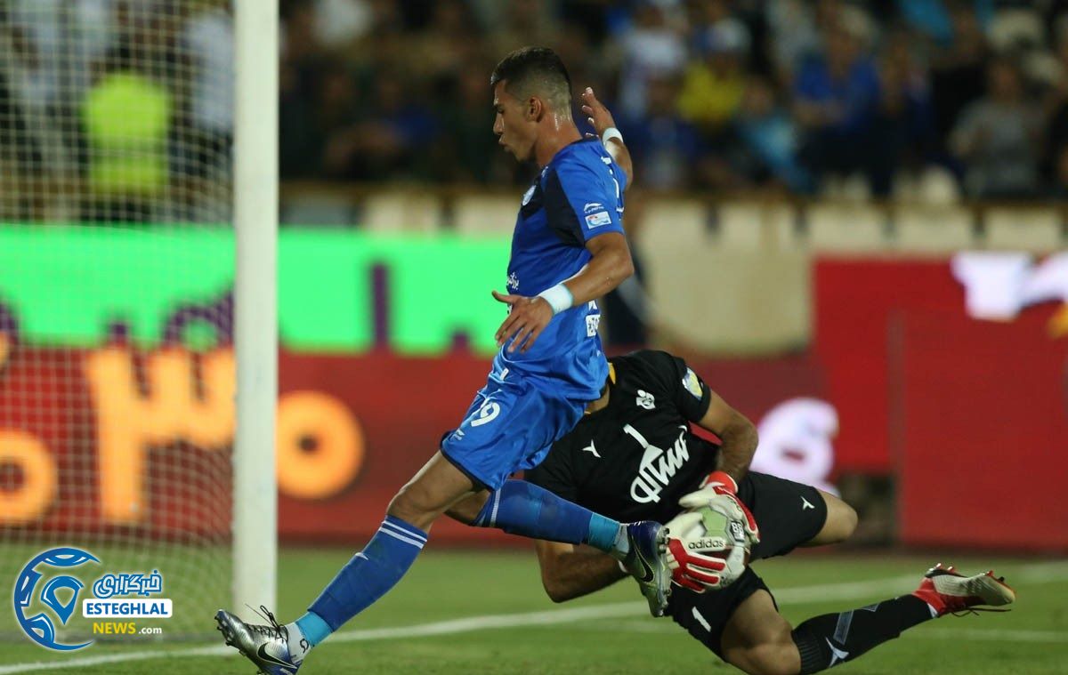 دیدار استقلال و پیکان