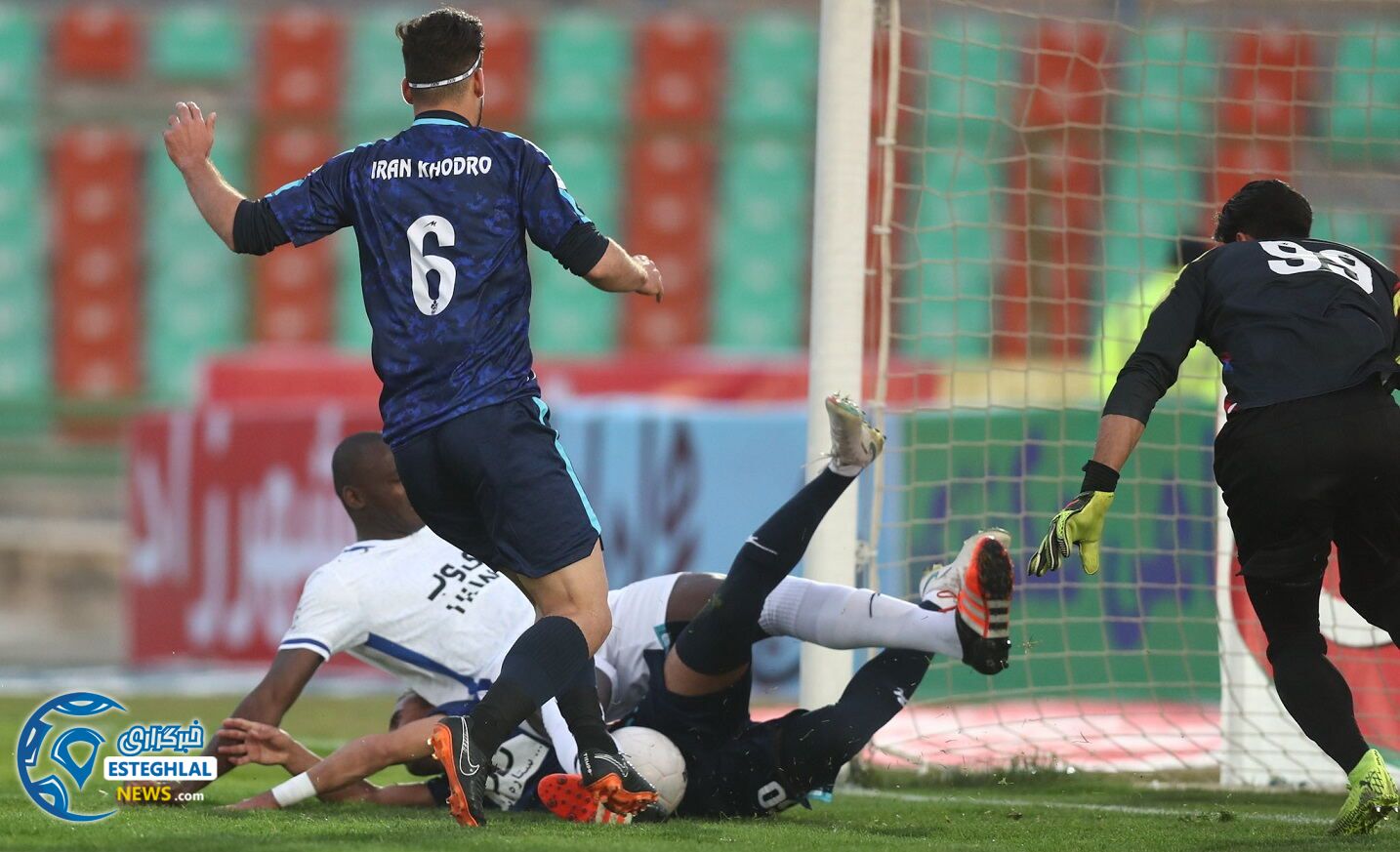 پیکان 1-2 استقلال