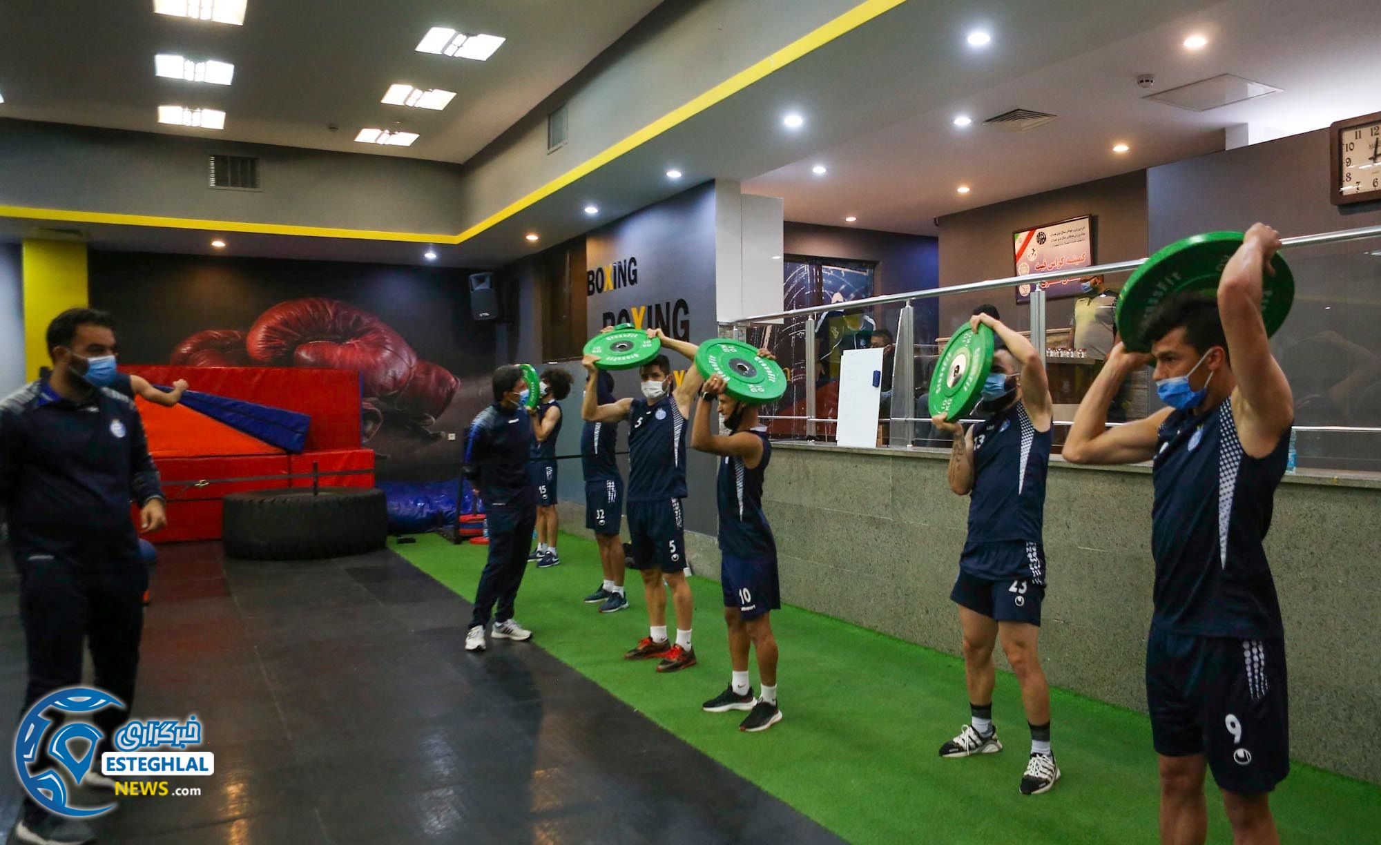 تمرین وزنه استقلال