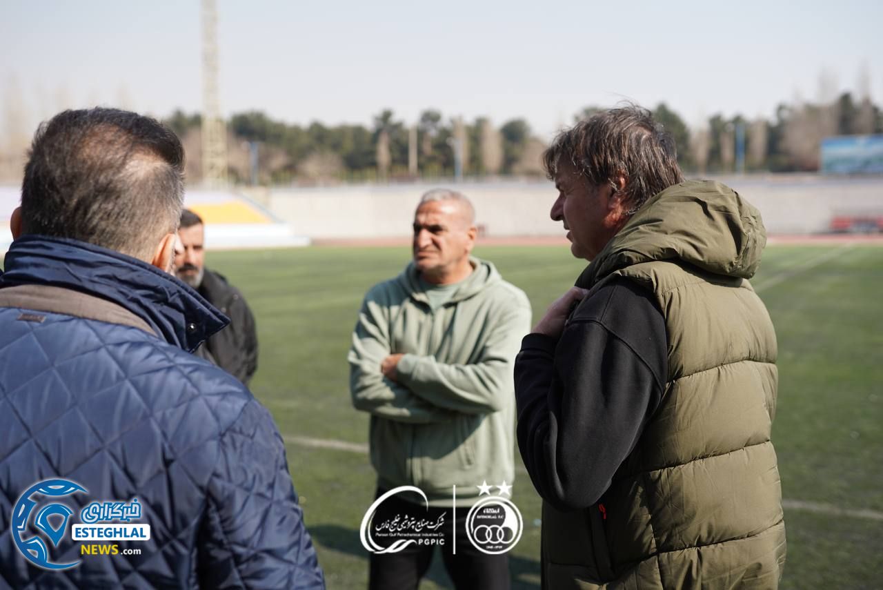 باشگاه استقلال(تاج)