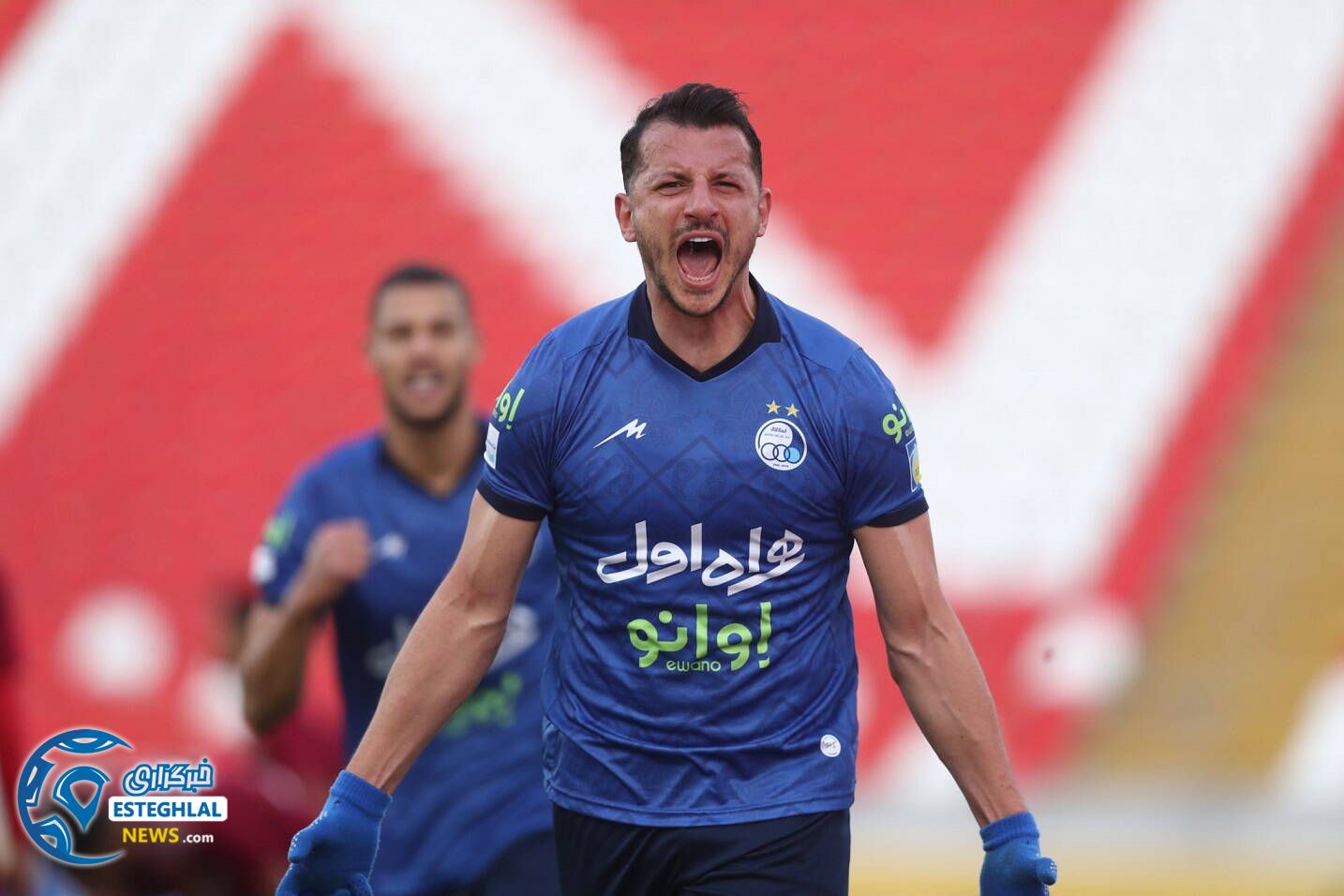 پدیده 0-3 استقلال