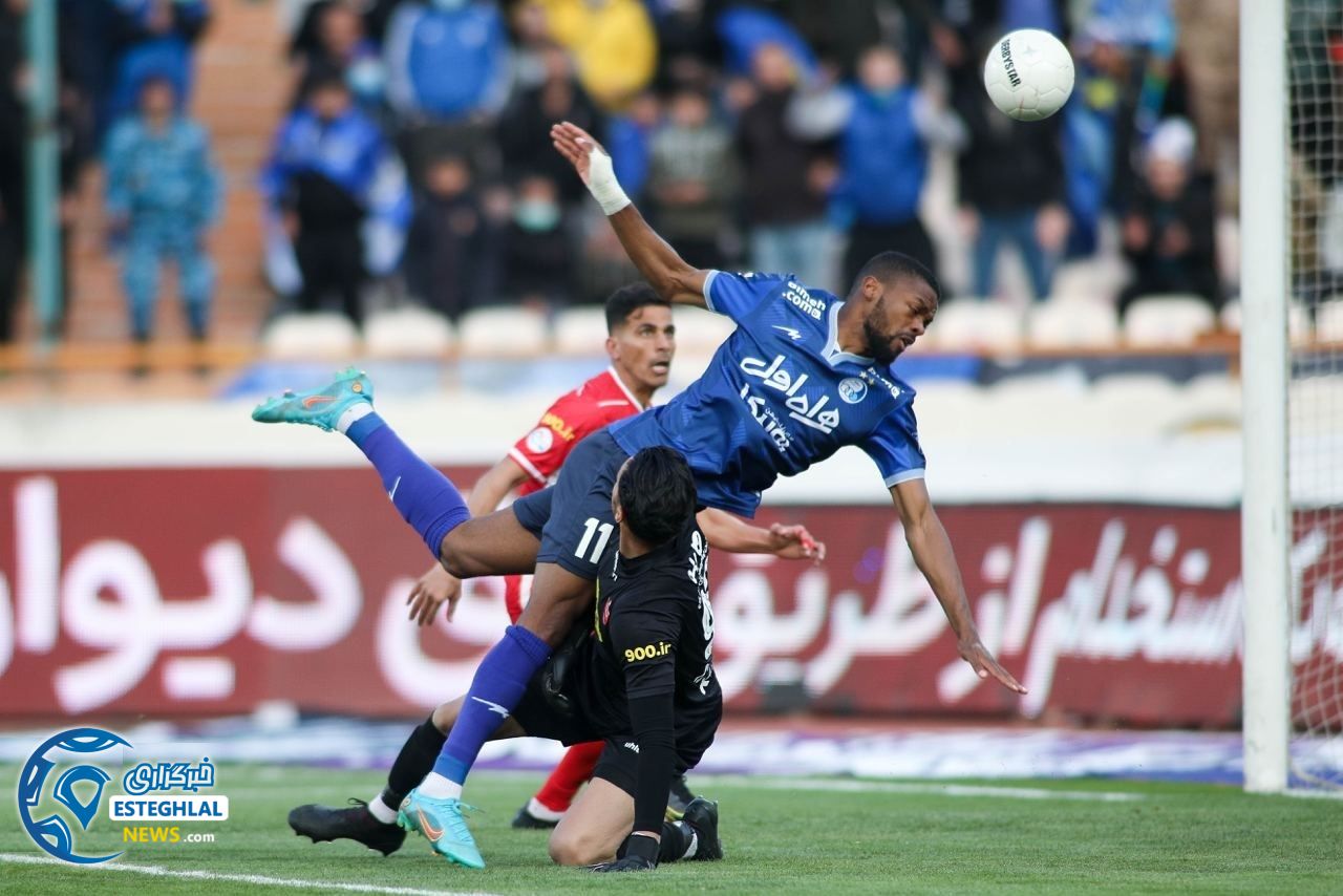 پیروزی 1-1 استقلال(تاج)