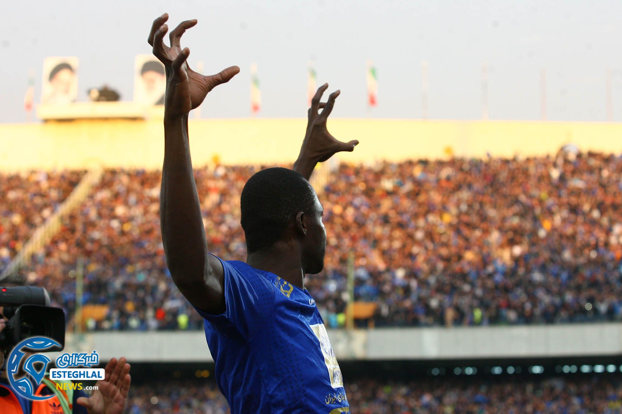 دیدار استقلال و شهرخودرو