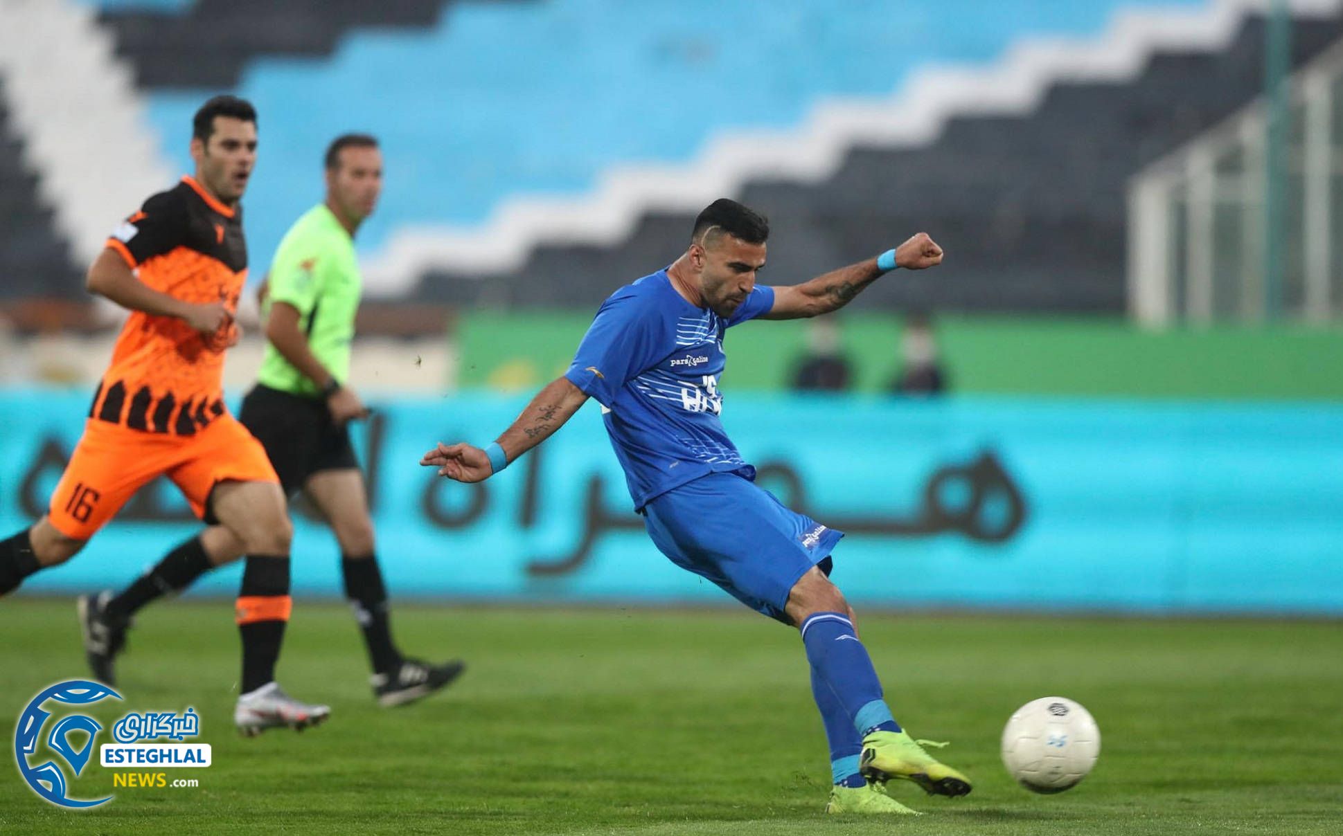 دیدار استقلال و مس