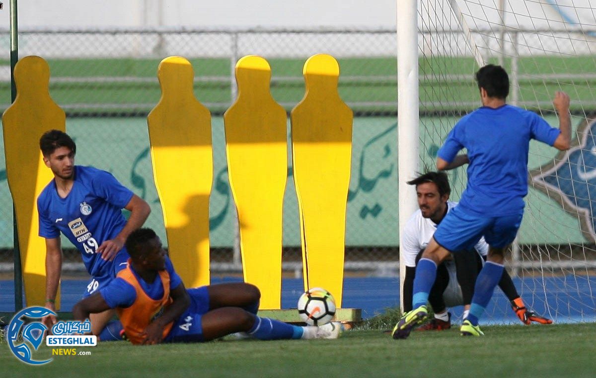 دیدار دوستانه استقلال و آکادمی استقلال