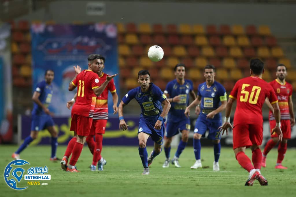 دیدار فولاد خوزستان و استقلال