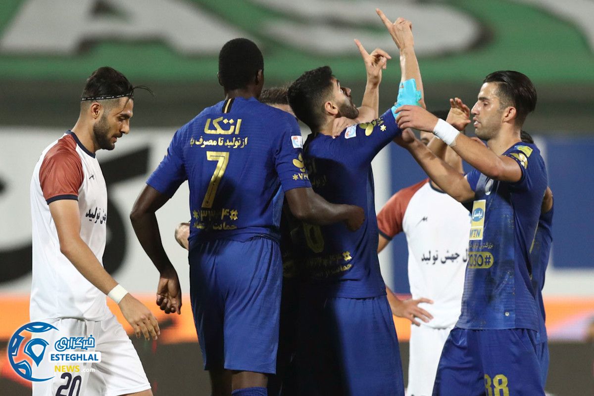 دیدار استقلال و پیکان