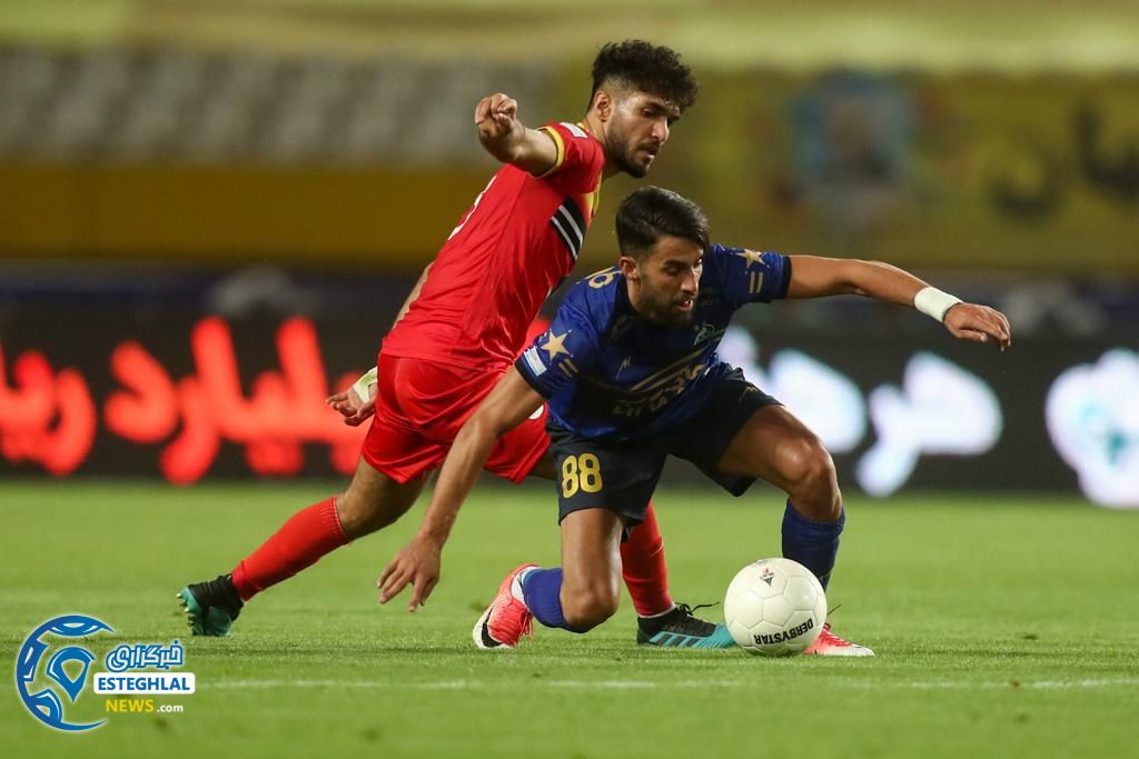 استقلال 0(2)-(4)0 فولاد