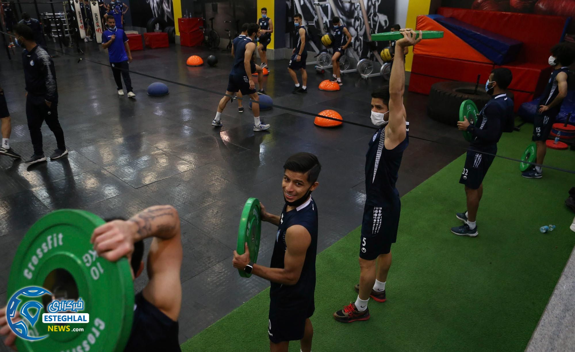 تمرین وزنه استقلال