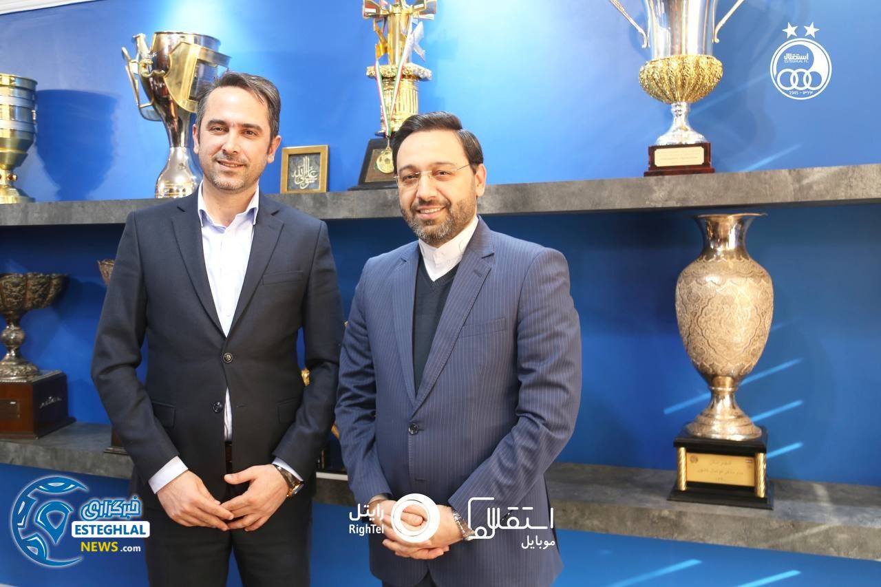 باشگاه استقلال(تاج)