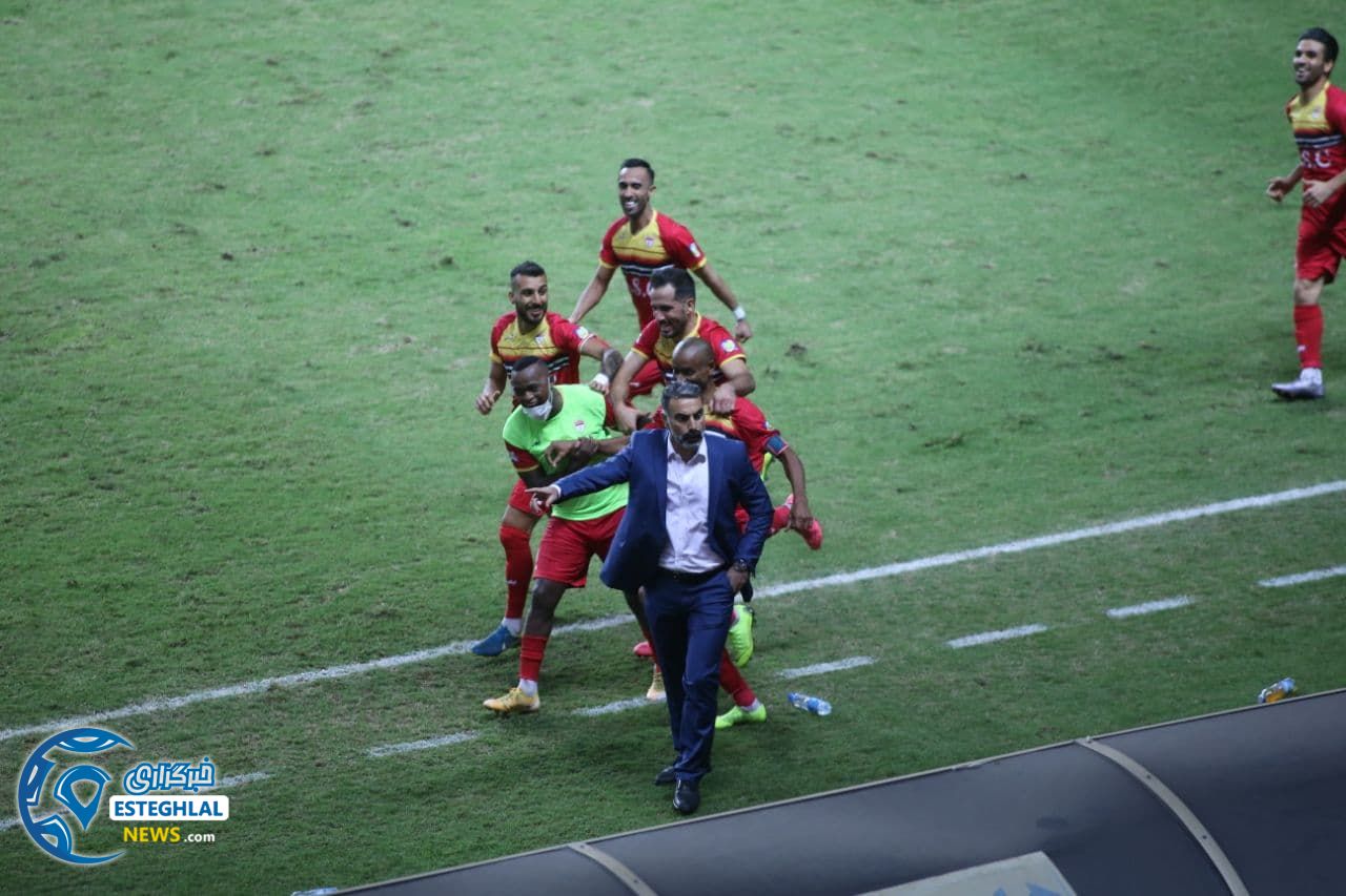 دیدار فولاد خوزستان و استقلال