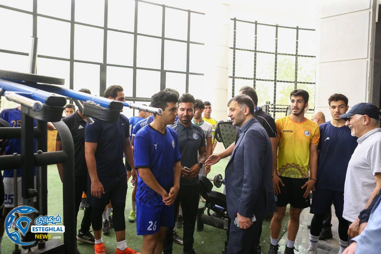 بازدید حجت کریمی از آکادمی استقلال