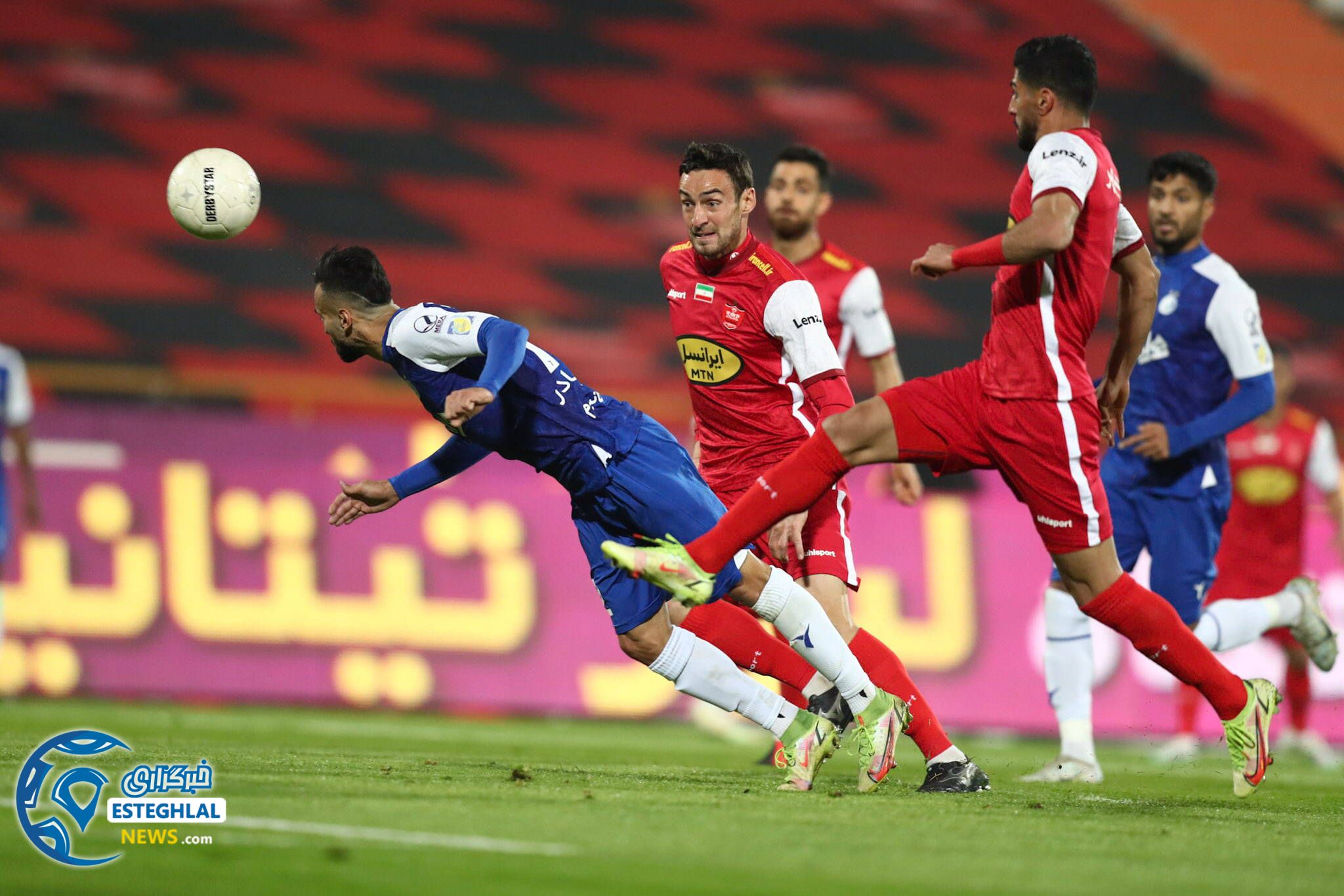 استقلال ۲-۲ پرسپولیس