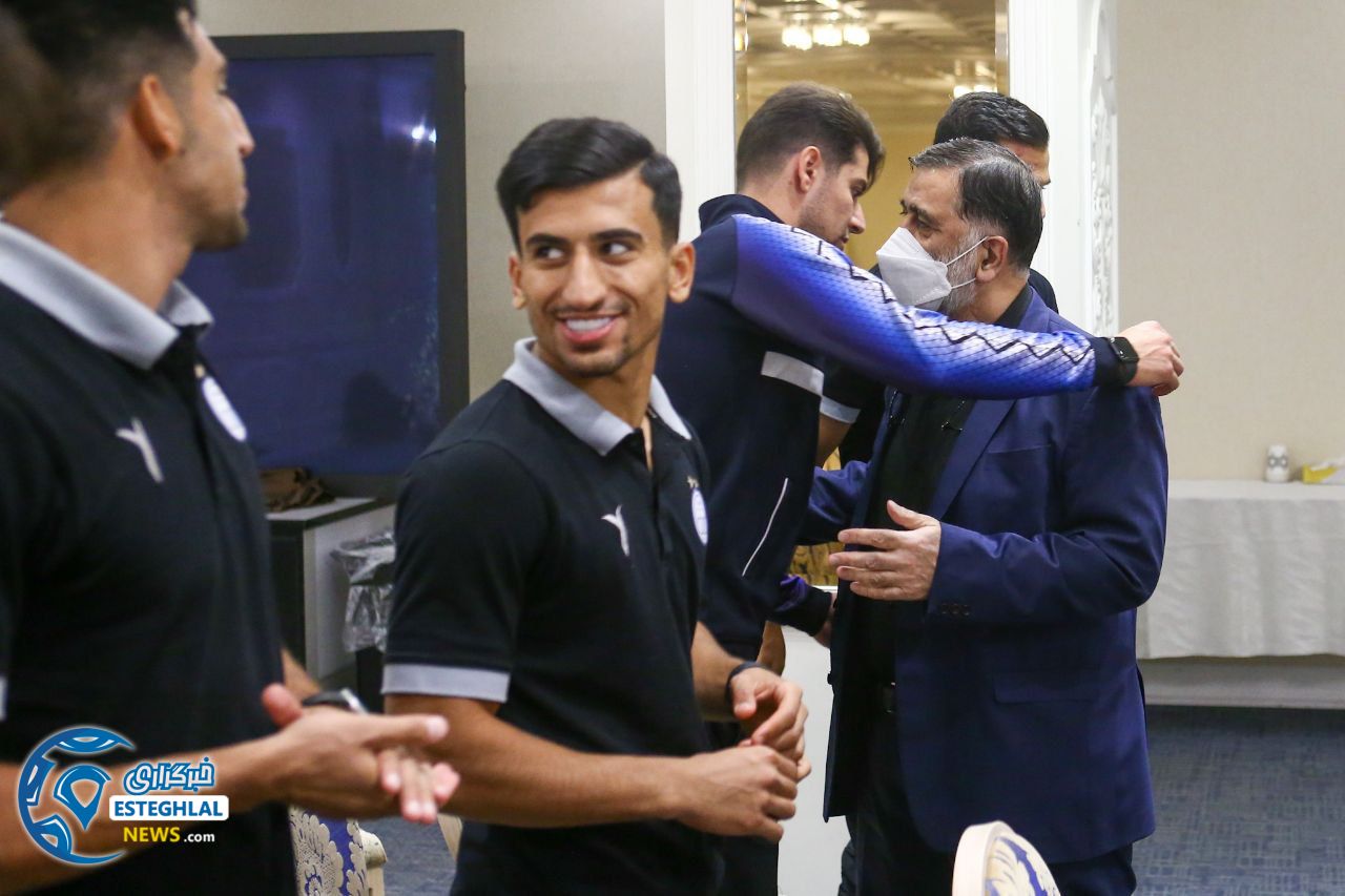 باشگاه استقلال(تاج)