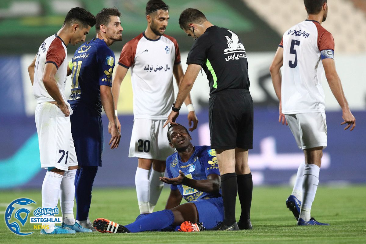 دیدار استقلال و پیکان