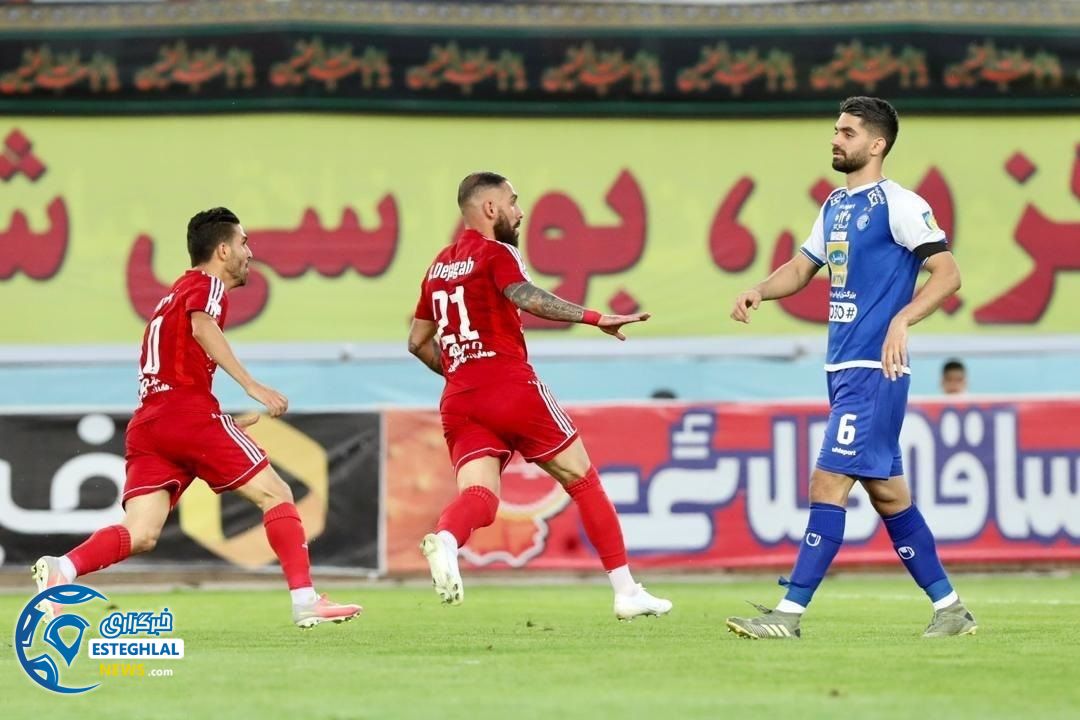 دیدار استقلال و تراکتور