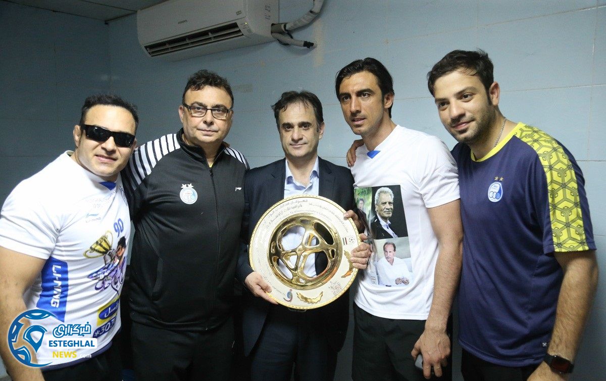 کادر پزشکی استقلال