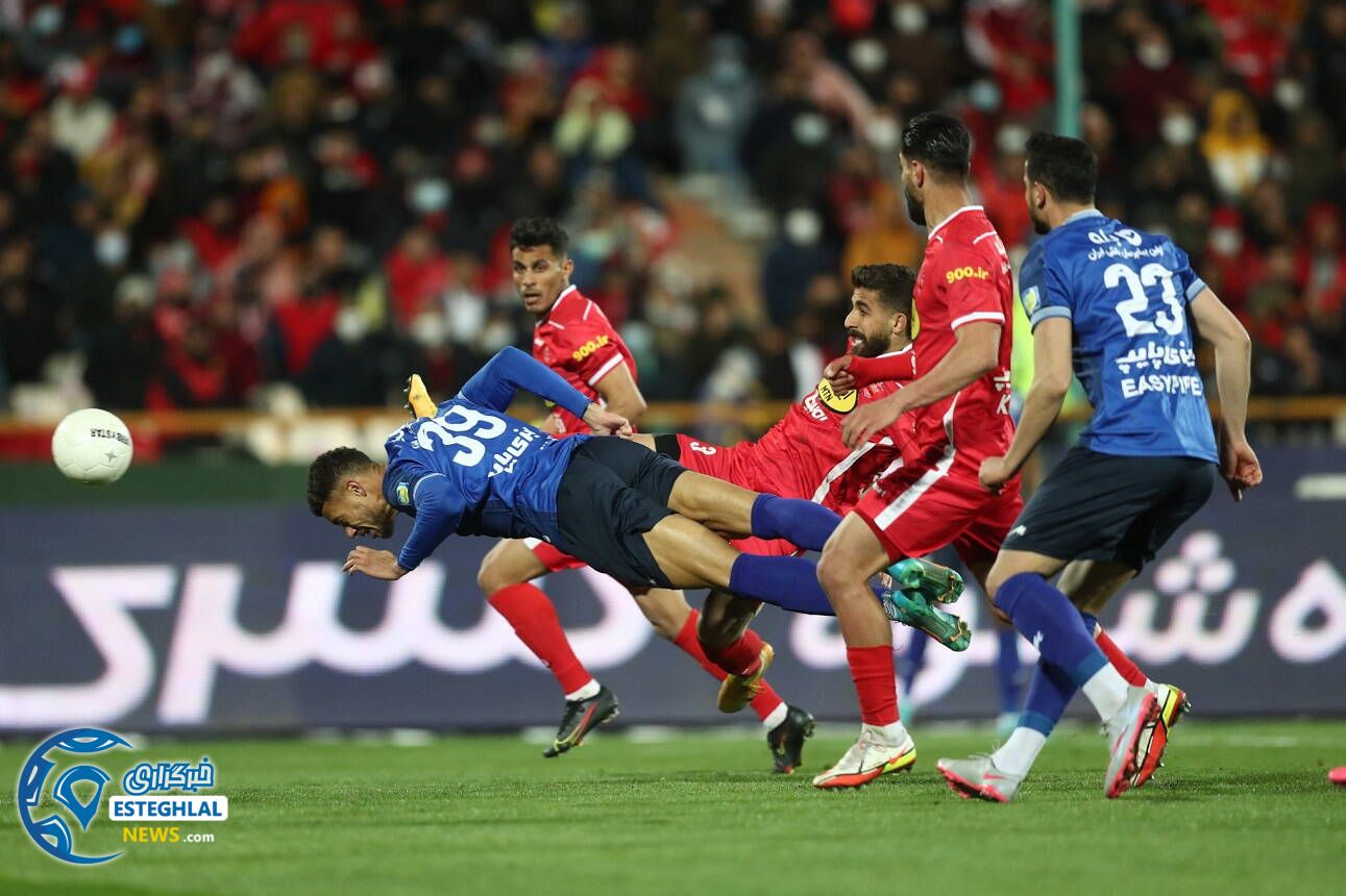 پیروزی 1-1 استقلال(تاج)