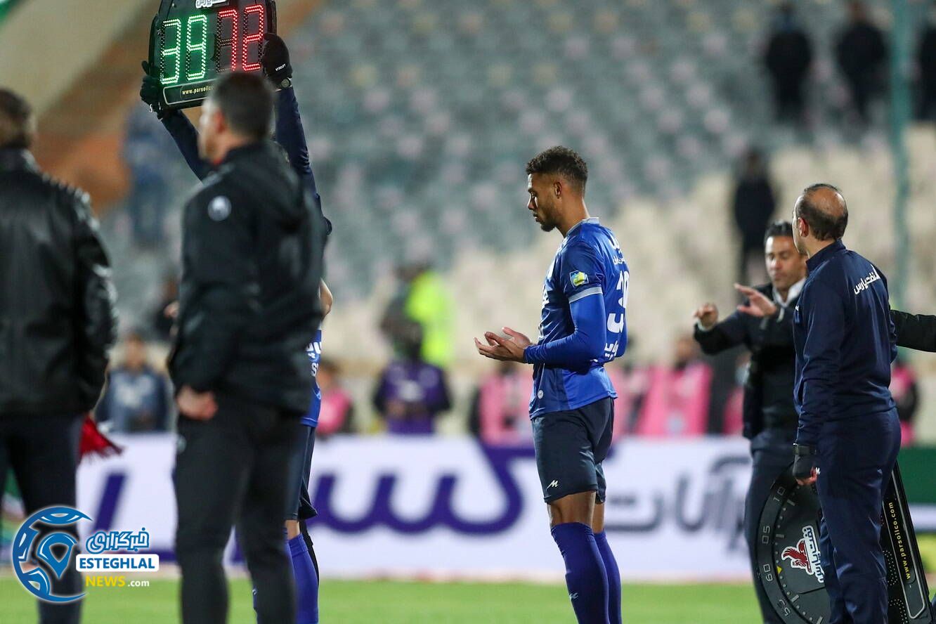 پیروزی 1-1 استقلال(تاج)