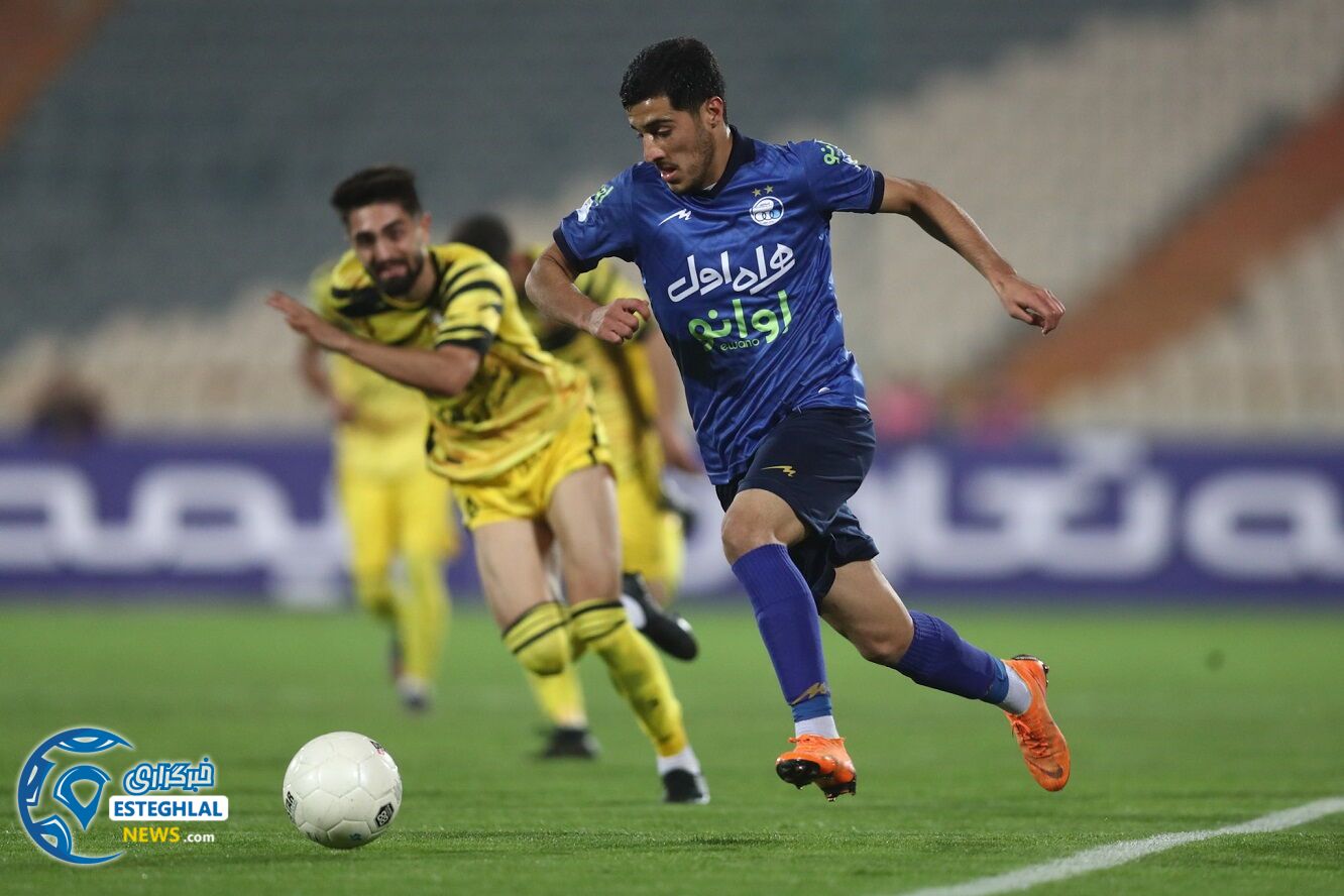 دیدار استقلال و نود