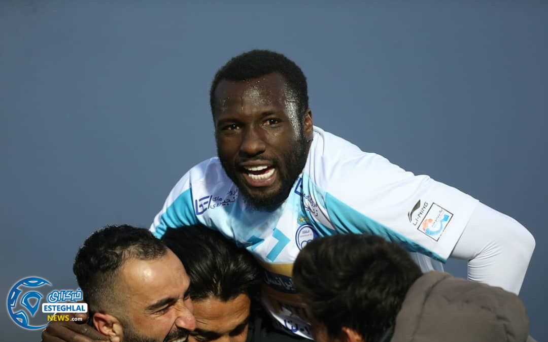 دیدار پیکان و استقلال