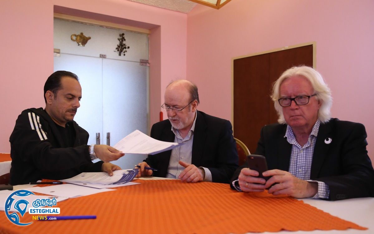 تمدید قرارداد شفر و کادر فنی استقلال