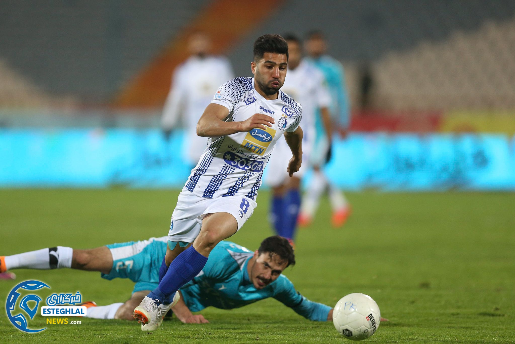 بازی پیکان و استقلال