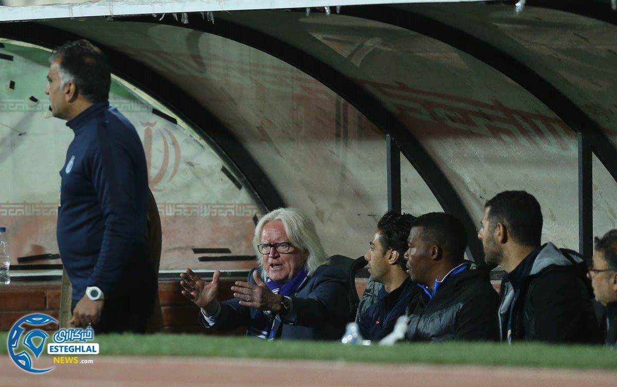 دیدار استقلال و نساجی