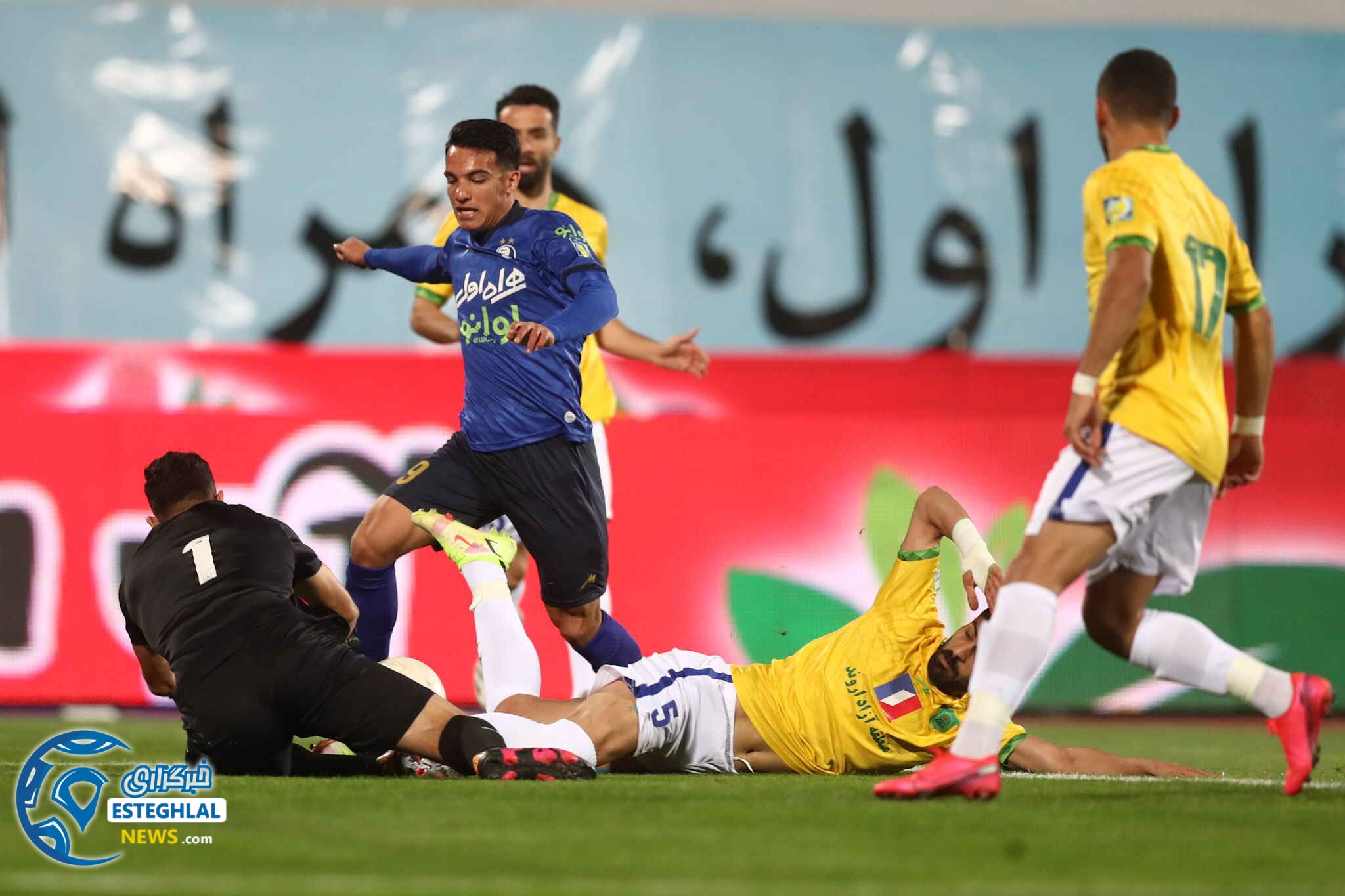 استقلال(تاج) 1-0 صنعت نفت آبادان