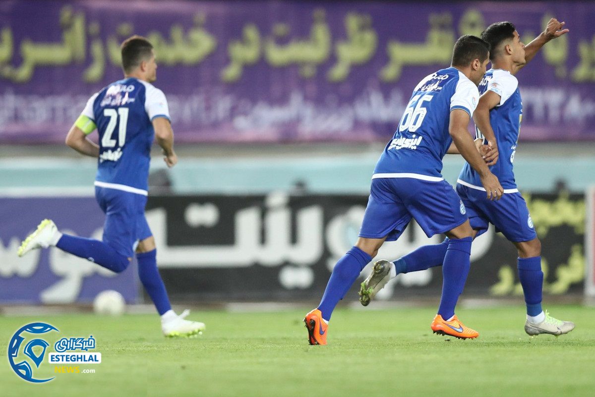 دیدار استقلال و تراکتور