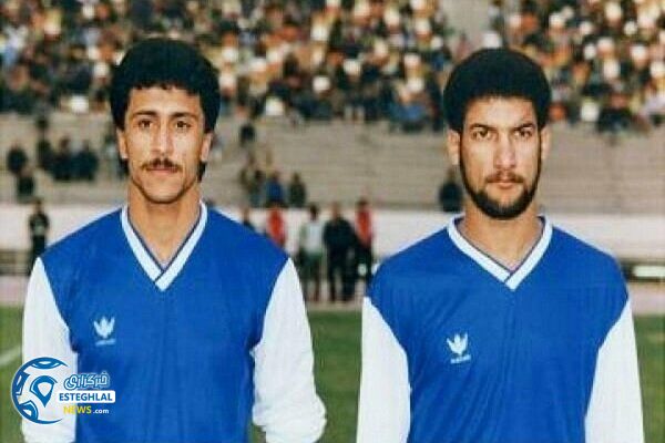 عباس سرخاب (سمت راست) با پیراهن استقلال در کنار صمد مرفاوی