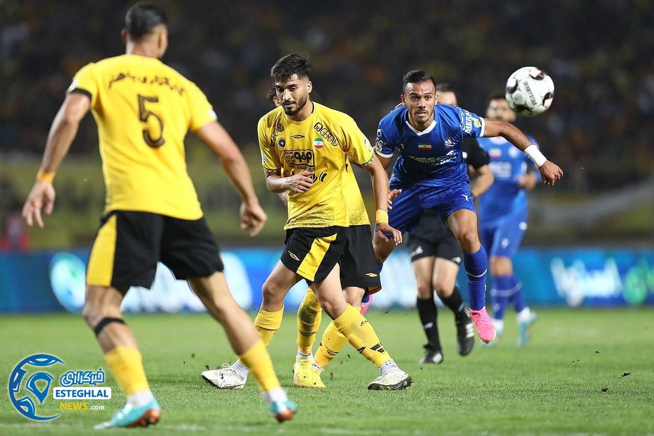 باشگاه استقلال(تاج)