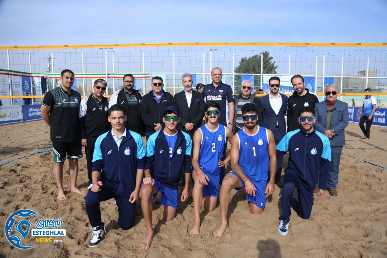 تیم والیبال ساحلی استقلال مشهد