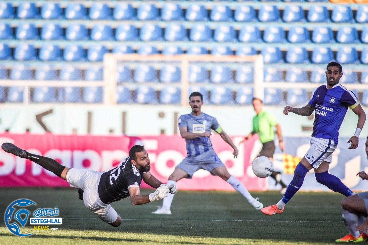 دیدار گل گهر و استقلال