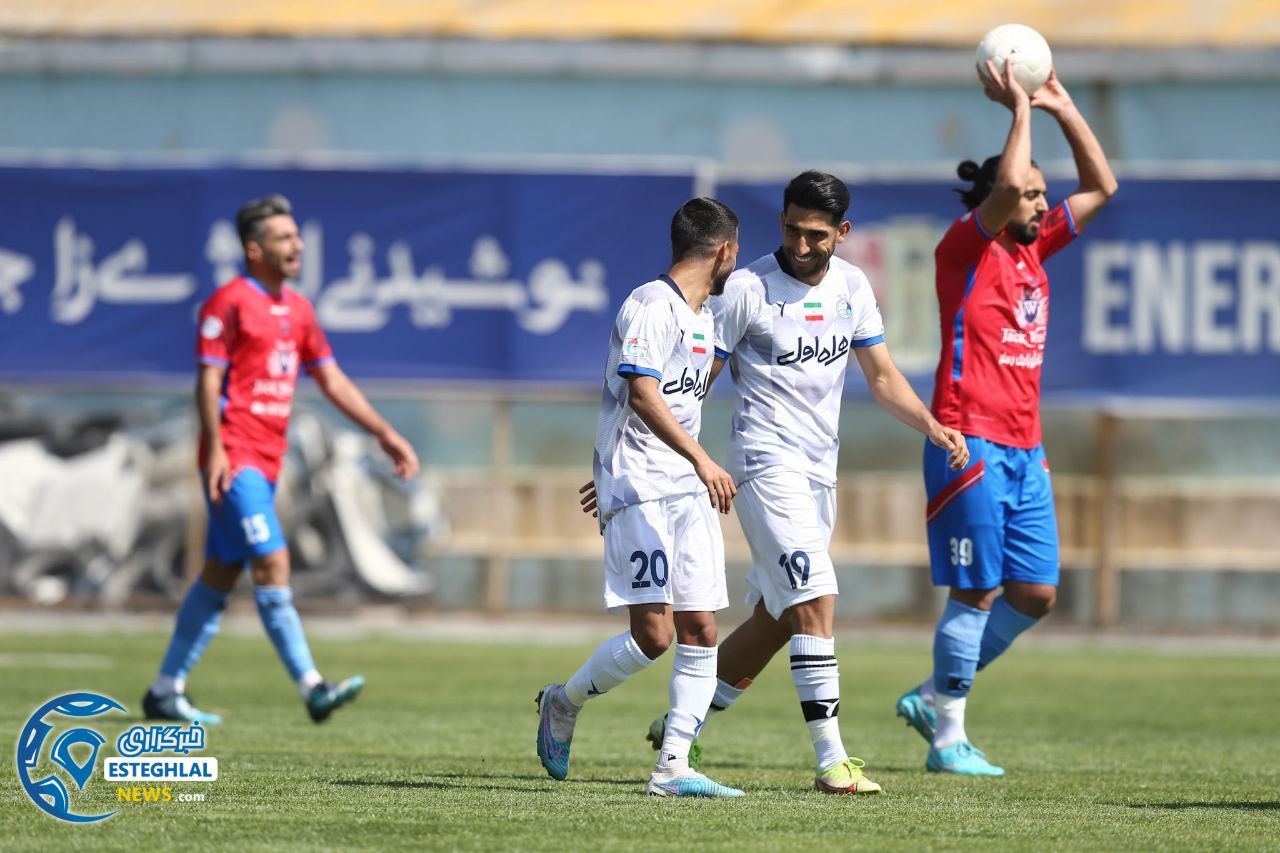 دیدار دوستانه استقلال و نساجی