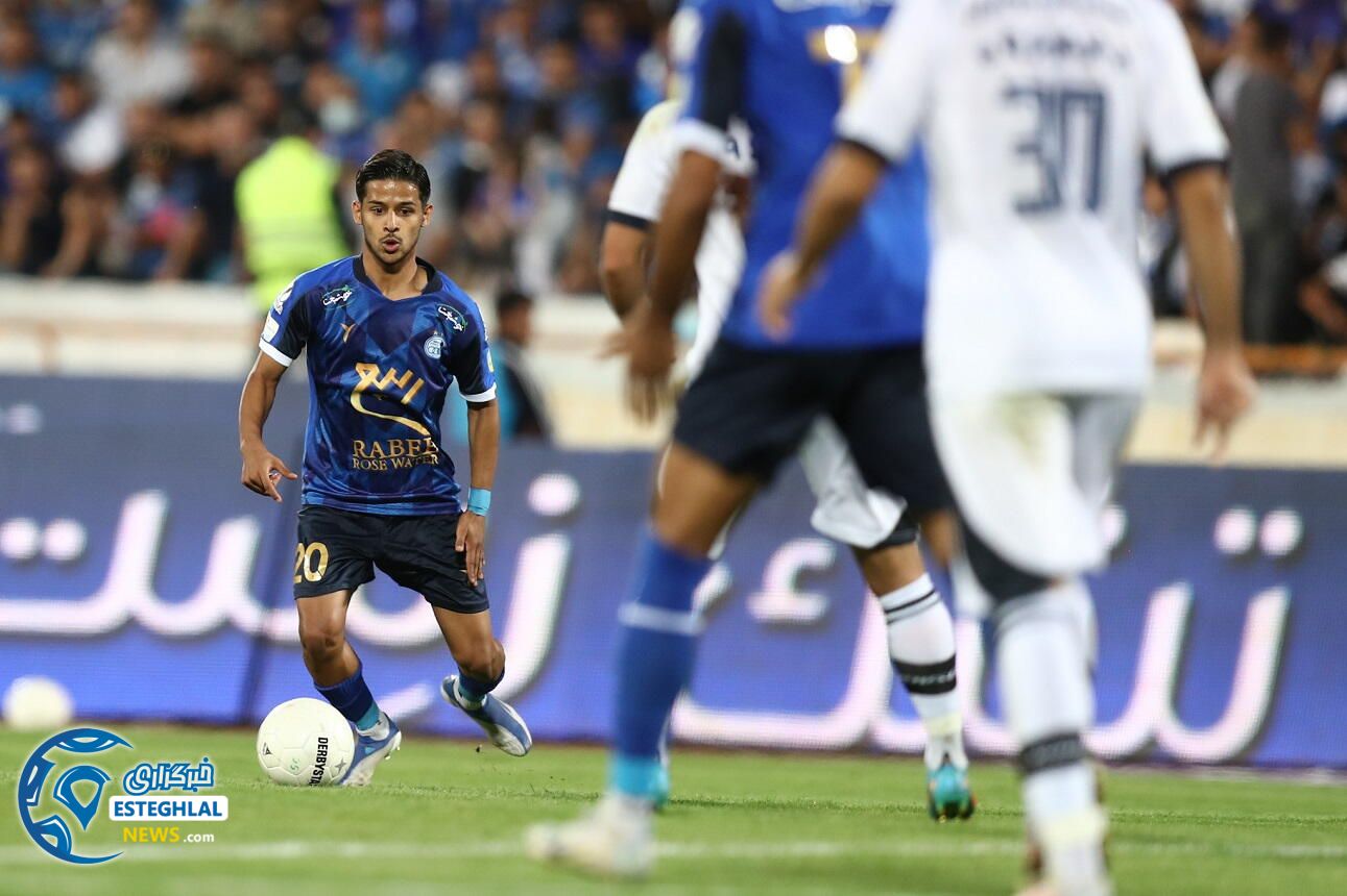 دیدار استقلال و پیکان