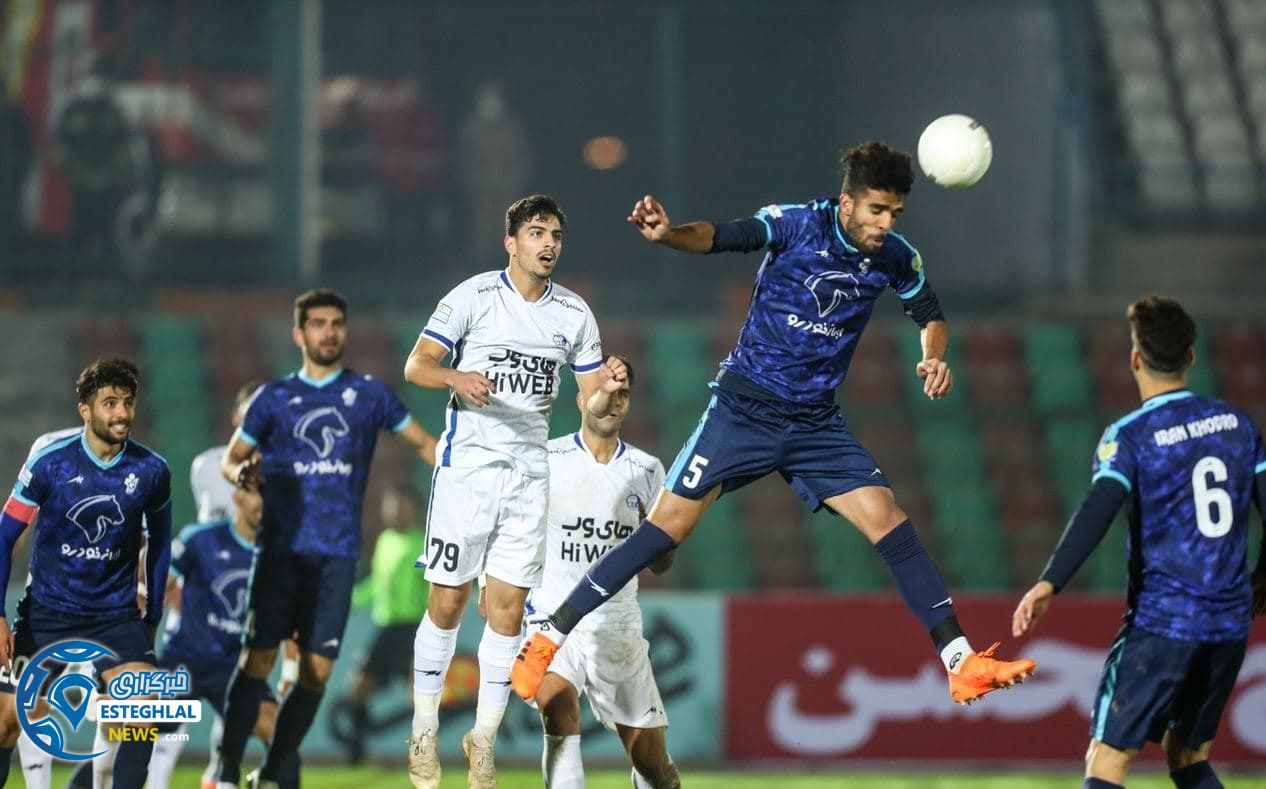 دیدار پیکان و استقلال