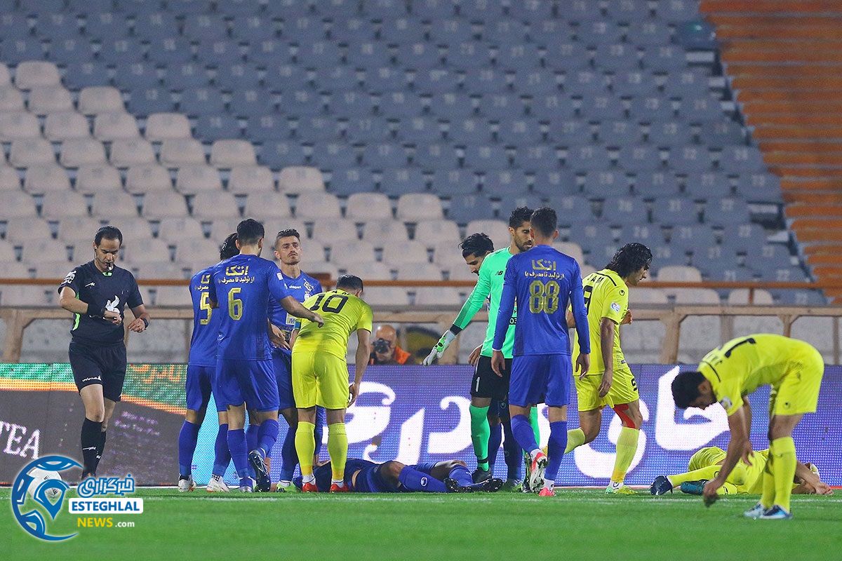 دیدار استقلال و پارس جنوبی جم